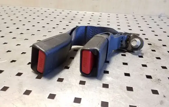 Subaru Outback Rear seatbelt buckle