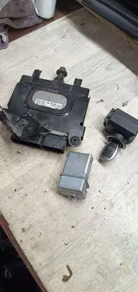 Mercedes-Benz E W212 Engine ECU kit and lock set A6421508900