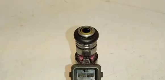 Volkswagen Golf IV Fuel injector 036031C