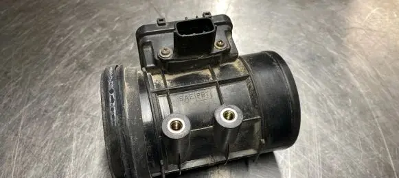 Volkswagen Golf IV Mass air flow meter E5T52271 E5T522711209
