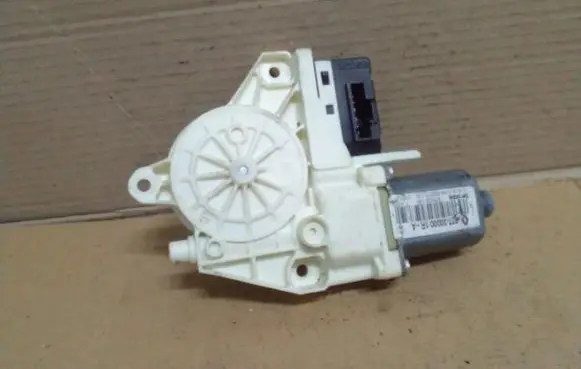 Renault Laguna III Rear door window regulator motor 827300001R
