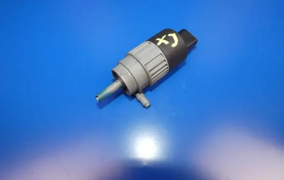 Jaguar XJ X351 Windscreen/windshield washer pump