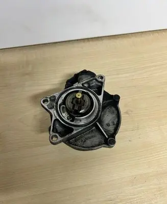 Audi A4 S4 B6 8E 8H Vacuum pump 72260806C