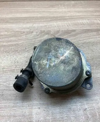 Audi A4 S4 B5 8D Vacuum pump 70090622