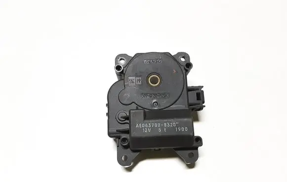 Toyota RAV 4 (XA20) Air flap motor/actuator AE0637008320
