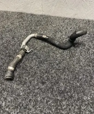 BMW 2 F44 Engine coolant pipe/hose 8658488