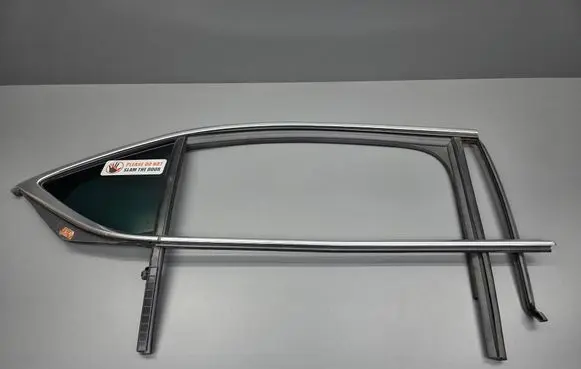 Skoda Superb B8 (3V) Rear vent window glass 3V5845210BT 43R011090 3V5839644C