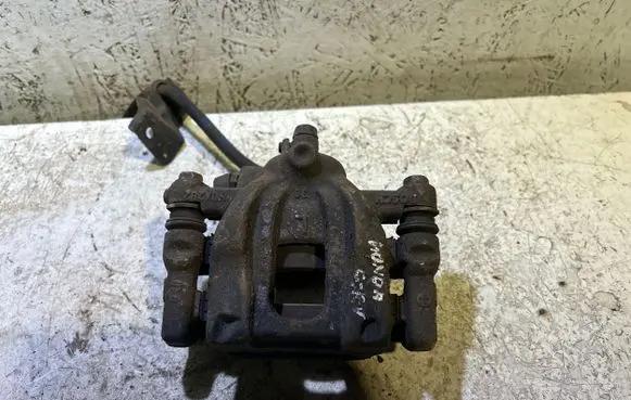 Honda CR-V Rear brake caliper