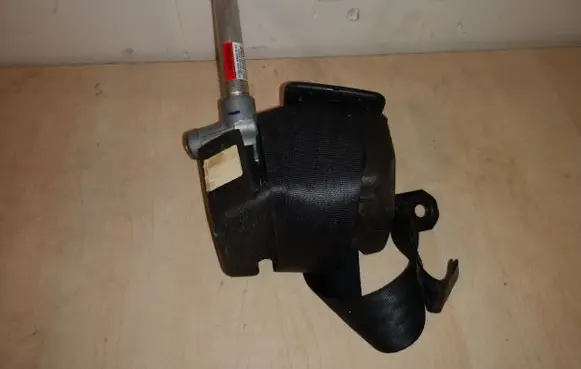 Volvo V50 Front seatbelt 6029327L0 A2466