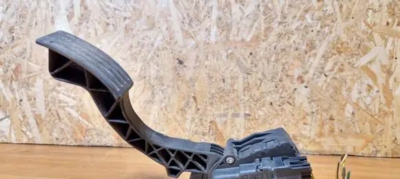 Ford Focus Accelerator throttle pedal 4m519f836ah