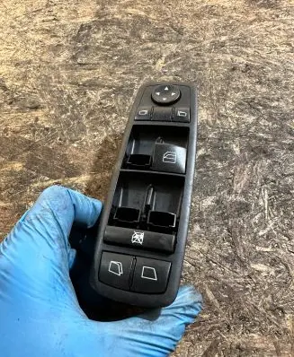 Mercedes-Benz R W251 Electric window control switch A2518300190 03728355