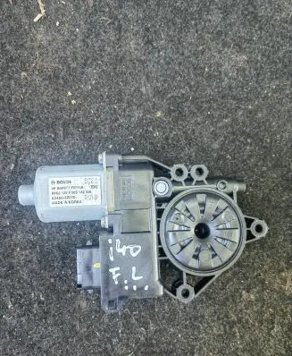 Hyundai i40 Front door lock 824503Z010