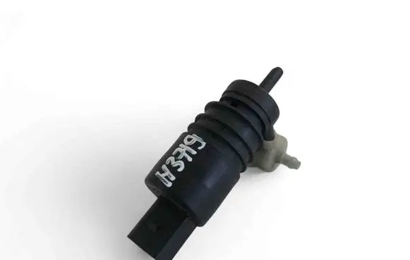 Volkswagen Golf VI Windscreen/windshield washer pump 1K6955651