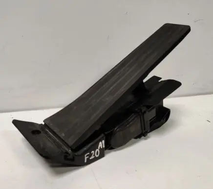 BMW 1 F20 F21 Accelerator throttle pedal 6853175