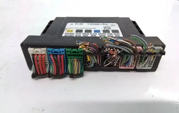 Opel Astra J Central body control module 13588153