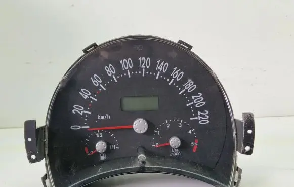 Volkswagen New Beetle Speedometer (instrument cluster) 47032
