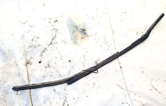 Audi A6 S6 C6 4F Front wiper blade arm