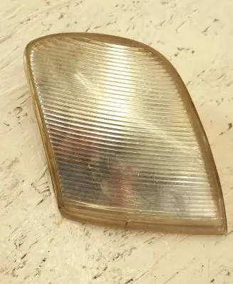 Volkswagen PASSAT B4 Front reflector 084411511LF