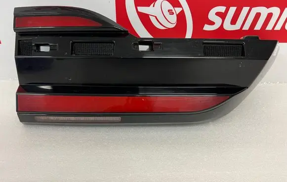 Tailgate rear/tail lights