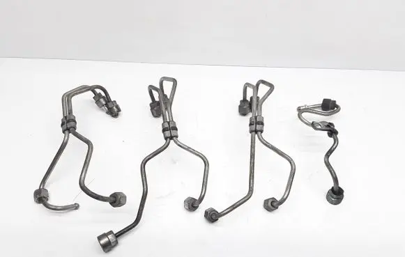 Volvo S60 Fuel injector supply line/pipe 