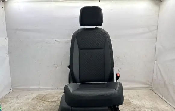 Volkswagen Tiguan Front passenger seat 5QF881106J 5NA881375F
