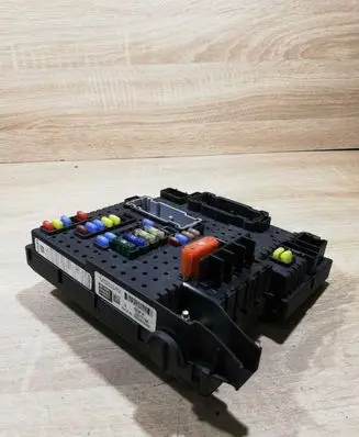 Volvo XC90 Fuse module 12217799
