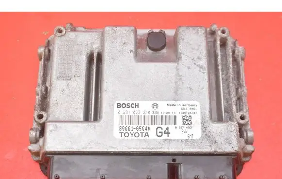 Toyota Avensis T220 Engine control unit/module ECU 89661-05G40