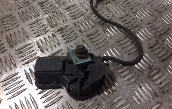 Mercedes-Benz S W126 Headlight wiper motor 1268200442 0390206725