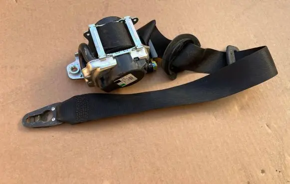Mercedes-Benz GLC X253 C253 Front seatbelt 635374900B