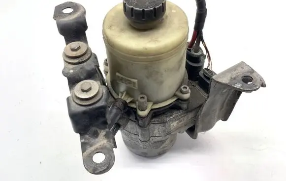 Volkswagen Fox Power steering pump 6Q0423155AH