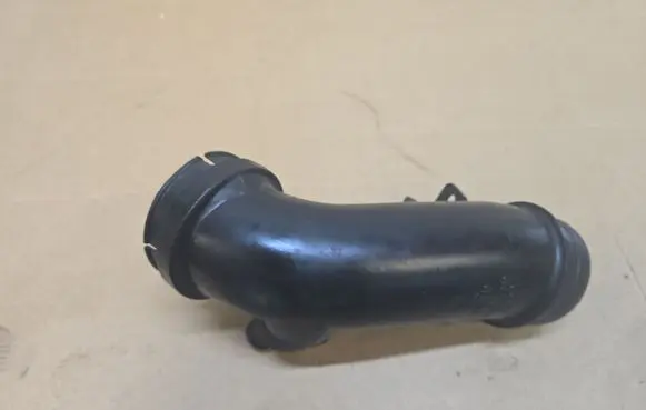 Audi A4 S4 B5 8D Intercooler hose/pipe 058133357A