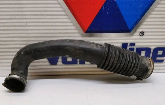 Ford Focus Air intake hose/pipe 4M519A673BB