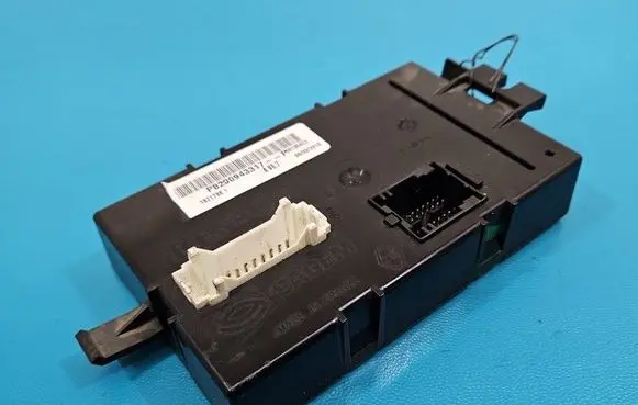 Opel Vivaro Central body control module P8200943317 IMPRK1589842