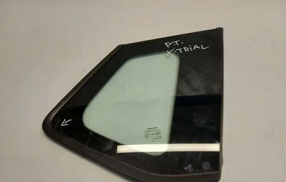 Nissan X-Trail T33 Rear side window NISXTRSZY4108923
