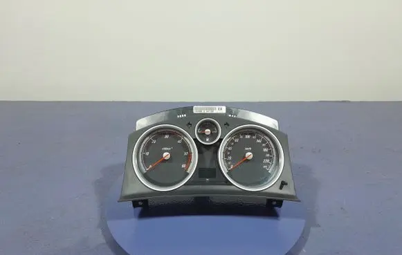 Opel Zafira B Speedometer (instrument cluster) 13308989
