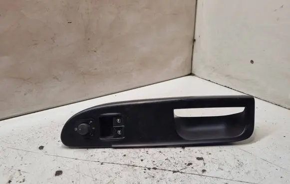 Volkswagen PASSAT B6 Electric window control switch 3C1867171C