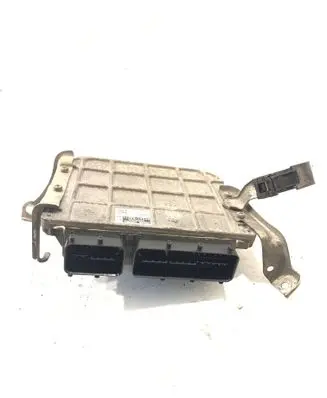 Toyota Auris 150 Engine control unit/module 8966102E71 MB2753000241