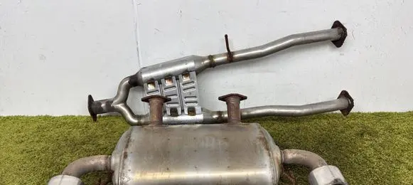 Nissan 370Z Rear muffler/silencer tail pipe 20100-1ck0a 20300-1ea0a