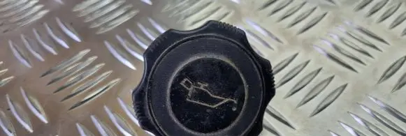 Mazda Xedos 9 Oil filler cap 