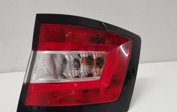 Skoda Fabia Mk3 (NJ) Rear/tail lights 6V9945096
