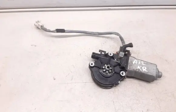Lexus IS 200-300 Rear door window regulator motor 8572053030 0621009860