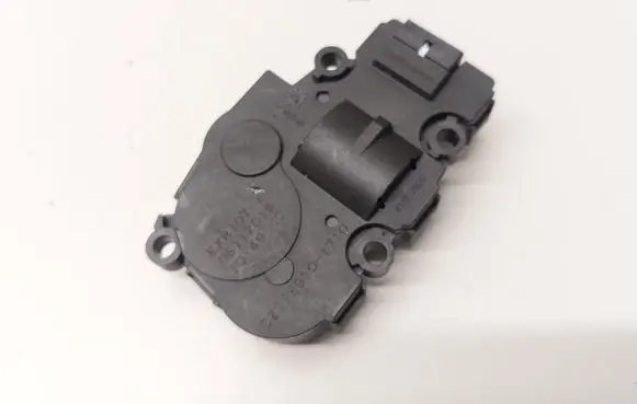 Mercedes-Benz CLA C117 X117 W117 Air flap motor/actuator CZ1139301710
