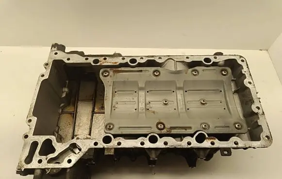 BMW 6 F06 Gran coupe Oil sump 7605524 0004271