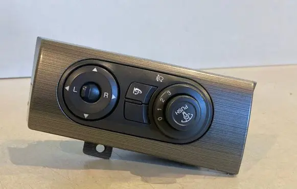 Chevrolet Captiva Wing mirror switch