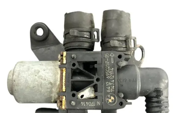 BMW X5 F15 Coolant heater control valve 6950257 1147412194