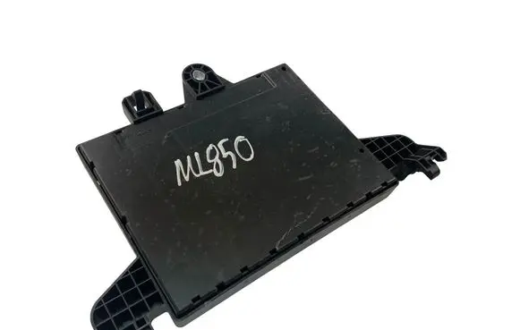Opel Astra J Fuse box set 13302301