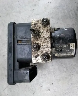 Skoda Octavia Mk2 (1Z) ABS Pump 