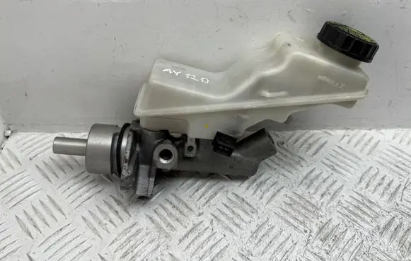 Toyota Avensis T250 Master brake cylinder 4720105112 4722005050 0204251172
