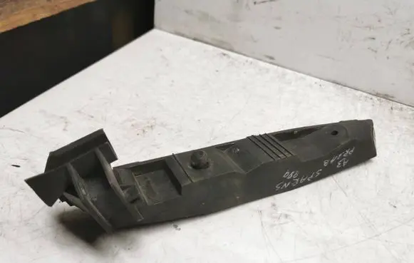 Audi A3 S3 8L Front bumper mounting bracket 8l0807184d