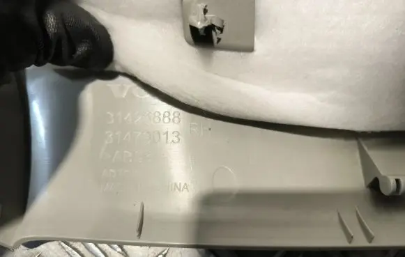 Volvo XC60 (C) pillar trim 31426897